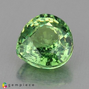 demantoid garnet  0.98cts - 6x6mm