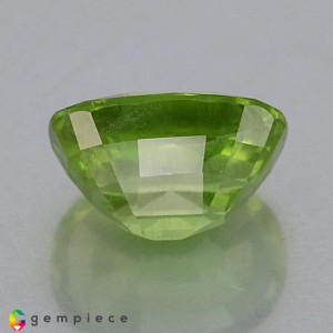 peridot  5.31cts - 12x9mm peridot  5.31cts - 12x9mm