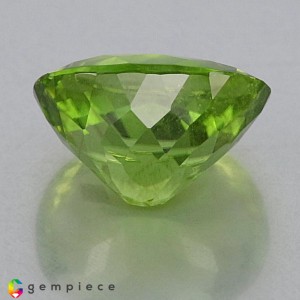 peridot  7.19cts - 13x11mm peridot  7.19cts - 13x11mm