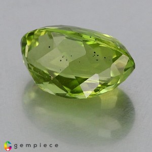 peridot  5.16cts - 12x7mm peridot  5.16cts - 12x7mm
