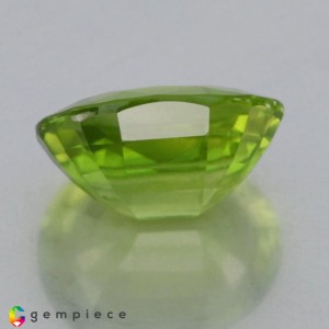 peridot  8.35cts - 14x11mm peridot  8.35cts - 14x11mm