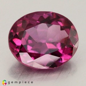 rhodolite garnet  4.45cts - 11x9mm