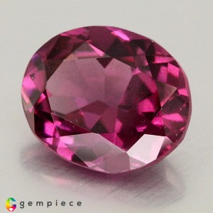 rhodolite garnet  4.45cts - 11x9mm