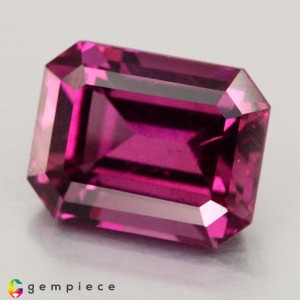 rhodolite garnet  4.91cts - 10x8mm