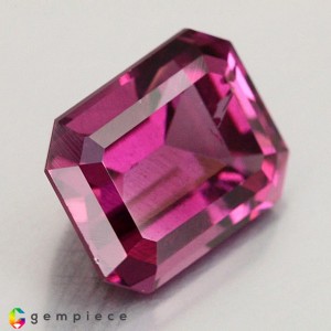 rhodolite garnet  4.91cts - 10x8mm