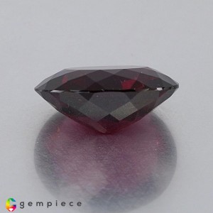 rhodolite garnet  13.60cts - 16x15mm rhodolite garnet  13.60cts - 16x15mm