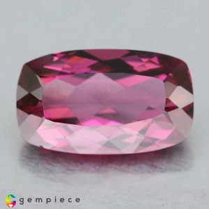 rhodolite garnet  4.28cts - 12x7mm