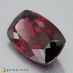 rhodolite garnet  6.27cts - 14x9mm