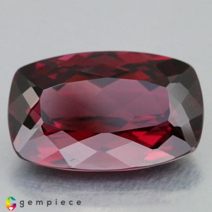 rhodolite garnet  6.27cts - 14x9mm