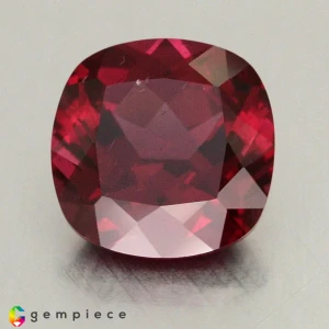 rhodolite garnet  4.72cts - 10x10mm